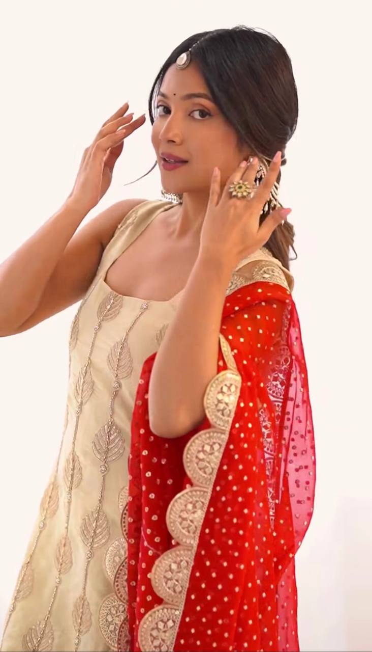 Urban Cream & Red Contrast Ensemble